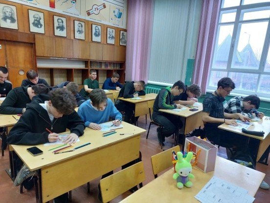 3 декабря 2025 года в группе 188-ОС педагог-психолог Концевенко А.Г. провела увлекательное и полезное психологическое занятие ,,Колеса баланса,, 1